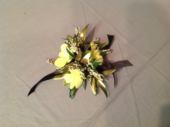 Yellow and Gold from Lewis Florist in Grayslake, IL 