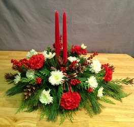 Round low candle centerpeice from Lewis Florist in Grayslake, IL 
